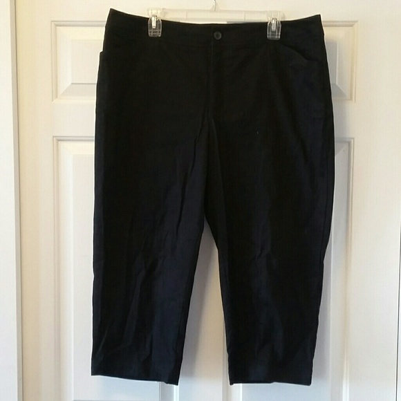 St. John's Bay Pants - 😍 NWOT St. John's Bay Black Capris Size 18W